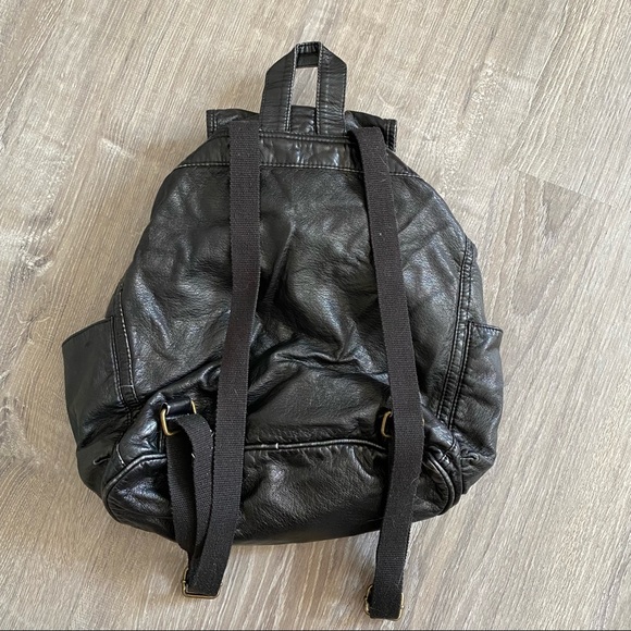 Leather Backpack 🖤 - Picture 4 of 4